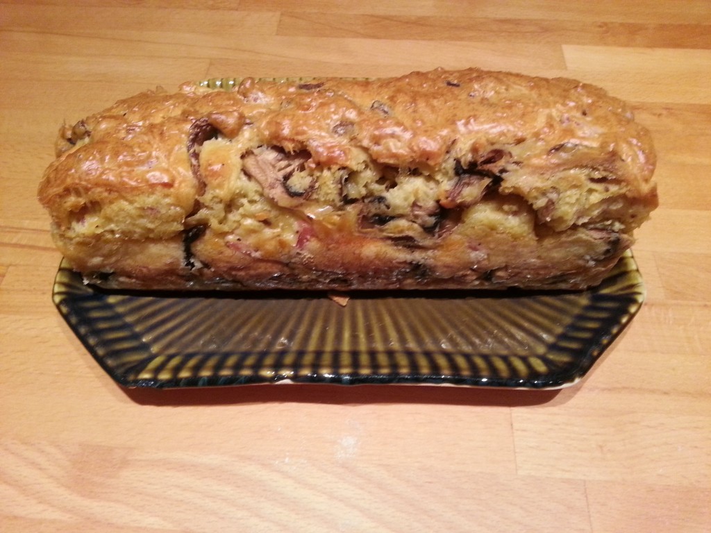 Cake jambon, champignons et gruyère