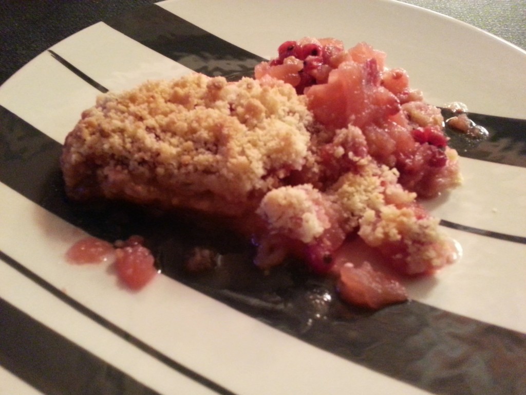 Crumble aux pommes et groseilles