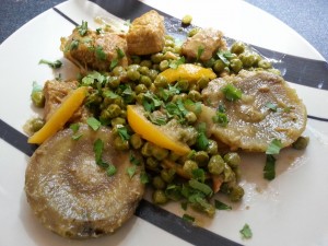 Tajine de Veau aux Petits Pois et Artichauts. 
<p>Ce plat savoureux donne au repas une touche d’exotisme, c’est une invitation au voyage.</p>
