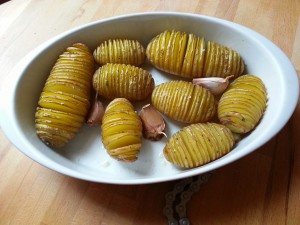 Pommes de terre en éventail. 
<p>Une recette de pommes de terre qui change de l’ordinaire…</p>
