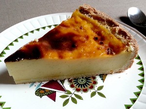 Flan parisien. 
<p>Le flan parisien est un classique de la pâtisserie française. On le trouve dans toutes les boulangeries.</p>
