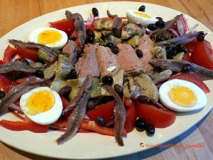 Salade niçoise. 
<p>La salade niçoise, vous en aurez forcément envie cet été !</p>
