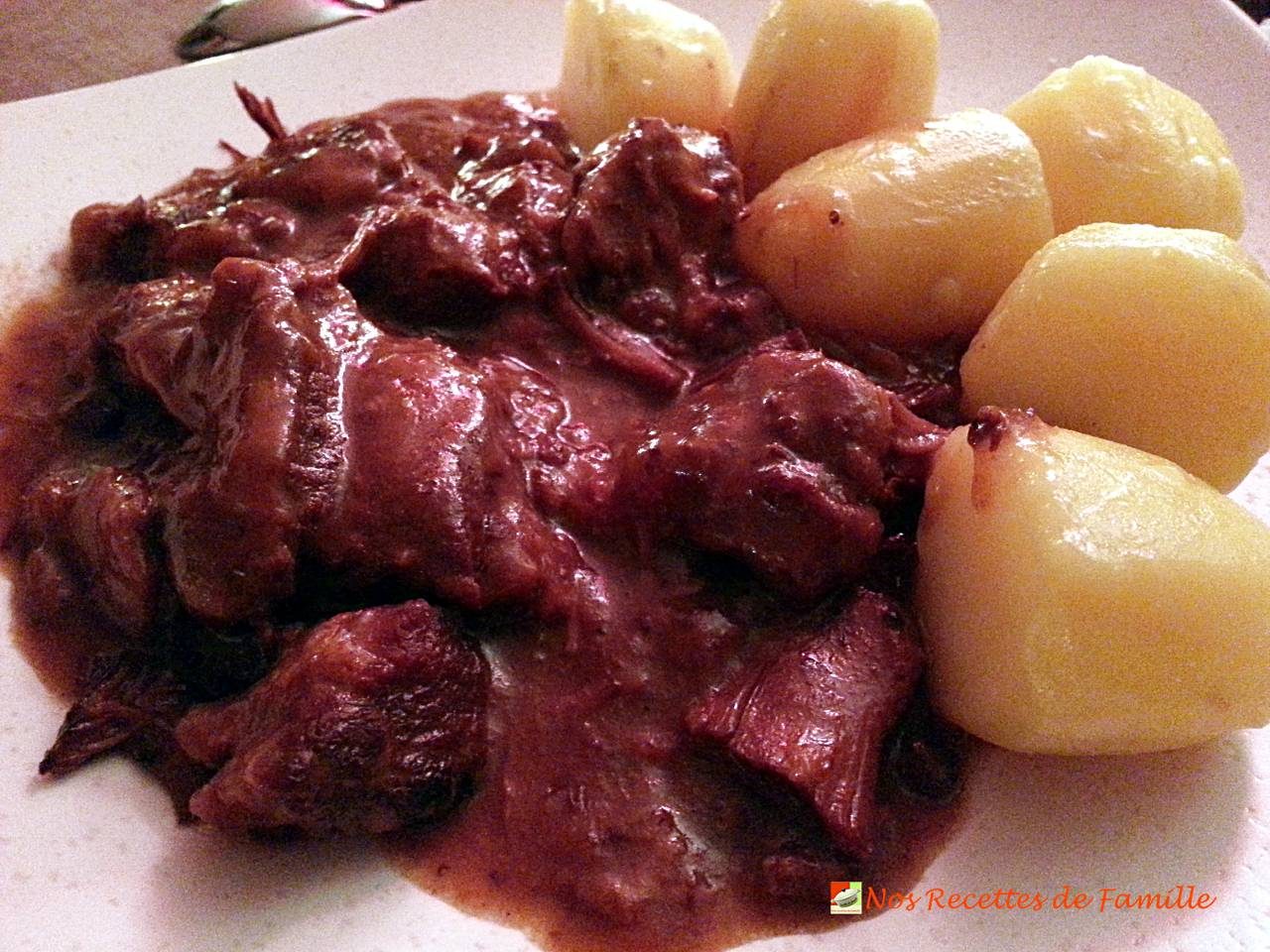 Carbonade flamande - La carbonade flamande, simple à réaliser et bon marché, est une pure merveille qui vient du Nord de la France et de la Belgique.