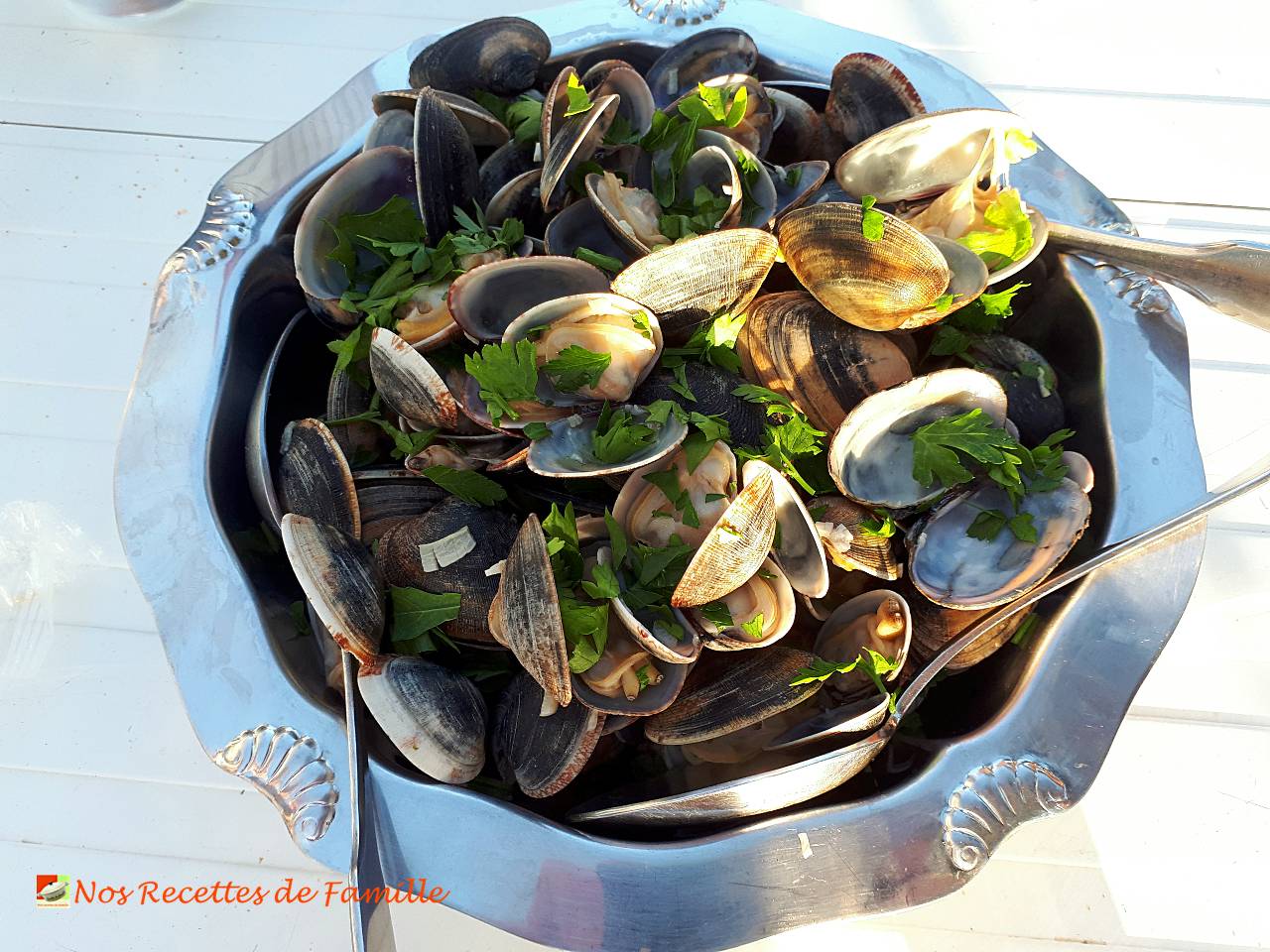 Combien De Palourdes Dans 1 Kg Palourdes au vin blanc et à l'ail – Nos recettes de famille
