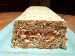 Terrine aux deux saumons et ciboulette. 
<p>Une terrine tout en fraîcheur et en saveurs saumonées.</p>
