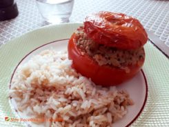 Tomates farcies. 
<p>Les tomates farcies, un “plat maison” simple et délicieux, très appétissant.</p>
