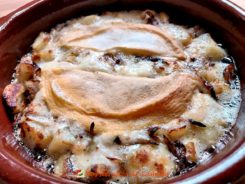 Tartiflette au reblochon. 
<p>Les jours de fête, c’est tartiflette !</p>
